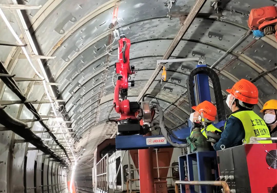 自主研发！地铁隧道维保界“焊接小能手”——自动焊接机器人(图1)