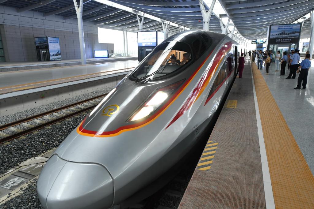 中国最快的跨海高铁在台湾海峡西岸开通(图1)