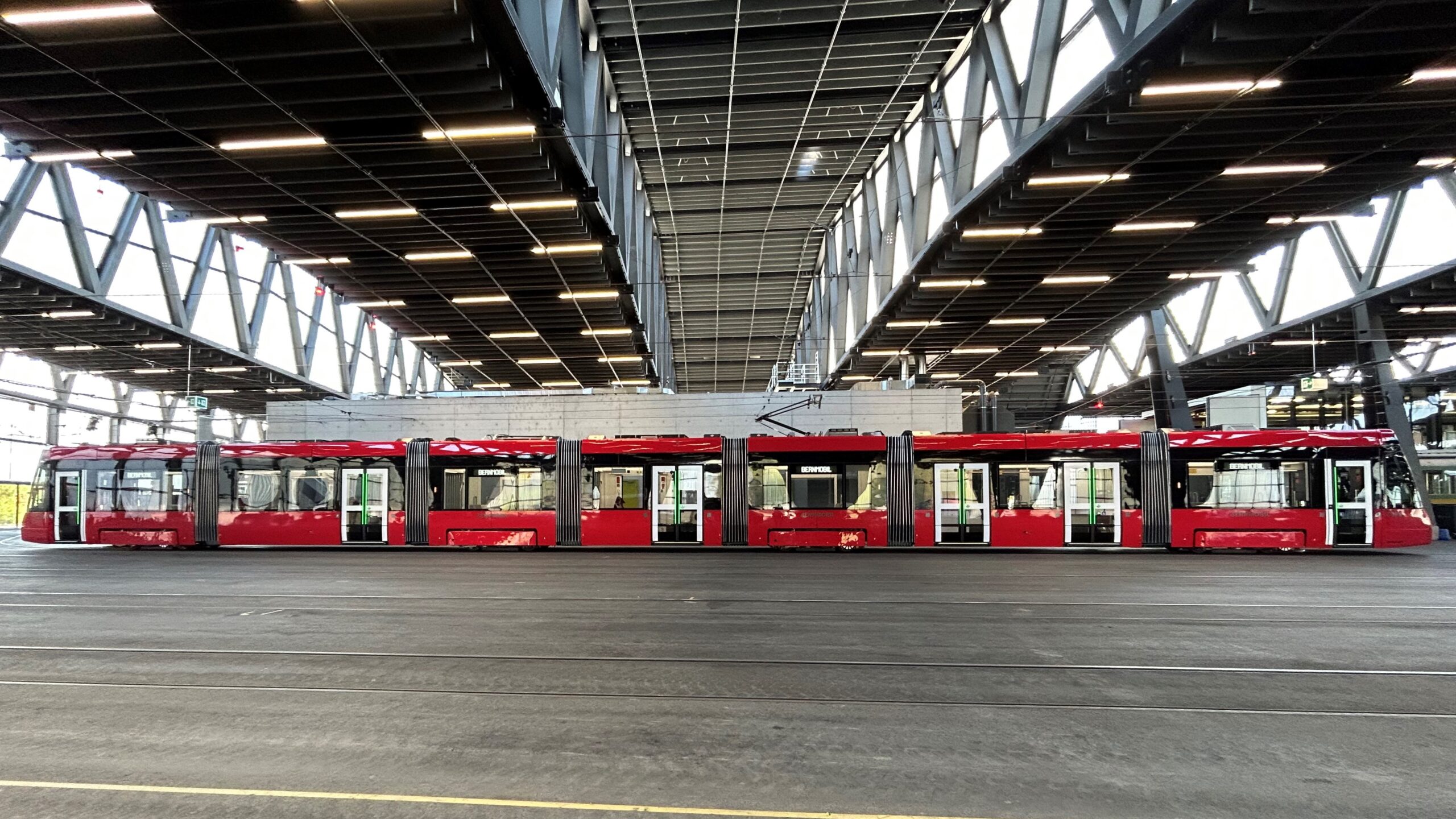 施泰德TRAMLINK 有轨电车在伯尔尼开始运营(图1)
