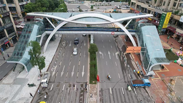 重庆中心城区60个轨道站步行便捷性提升项目全部完工投用(图1)