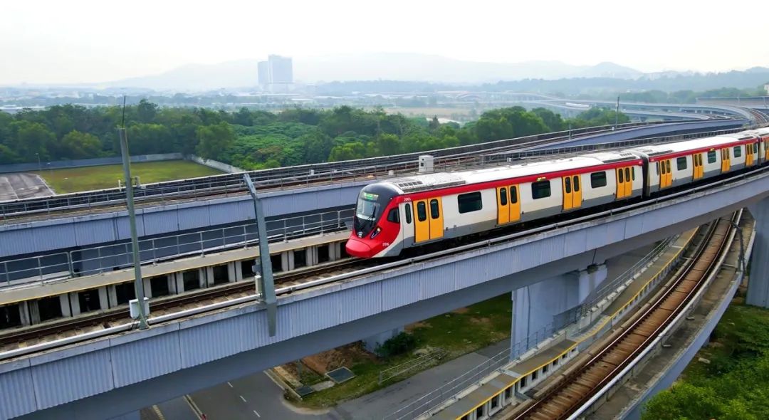 中交建参建的吉隆坡地铁获马来西亚总理曾亲自试乘并点赞！(图3)