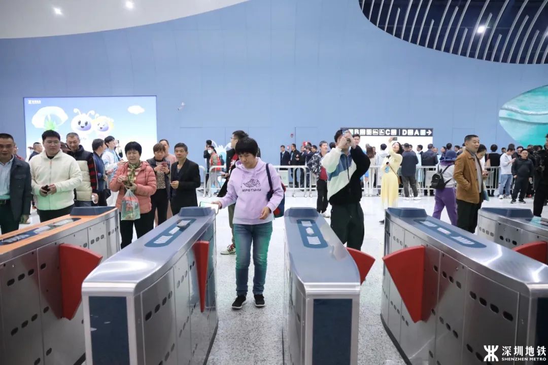 深圳地铁8号线二期开门迎客(图1)