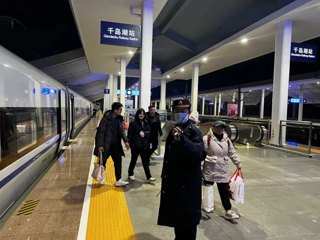 注意！2024年春运首日火车票1月12日起售(图2)