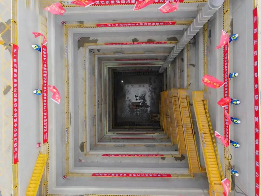 甬舟铁路金塘海底隧道宁波侧盾构！国内最深、超大直径，建设完成(图1)