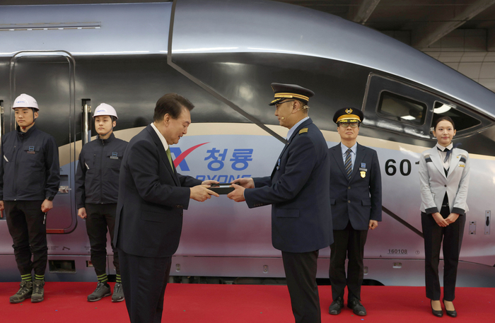 3-24040P93945T8.jpg