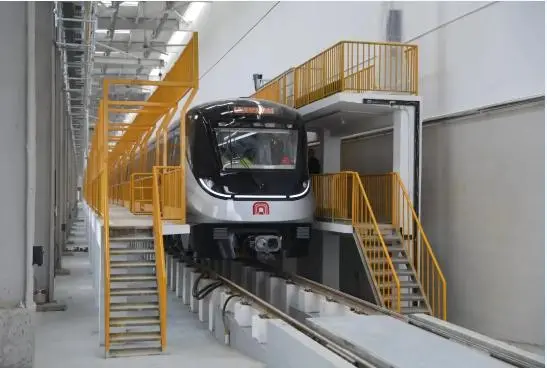 合肥軌道交通8號線一期首列車順利完成上線熱滑實驗(圖1)