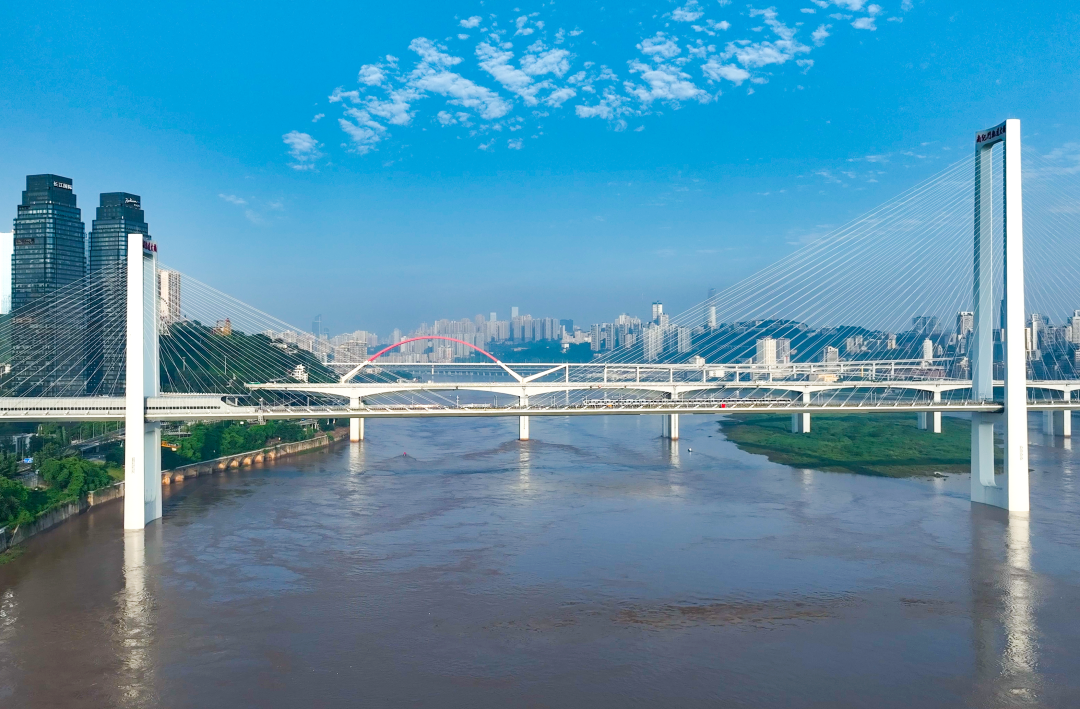 铺着“席梦思”的重庆地铁(图3)