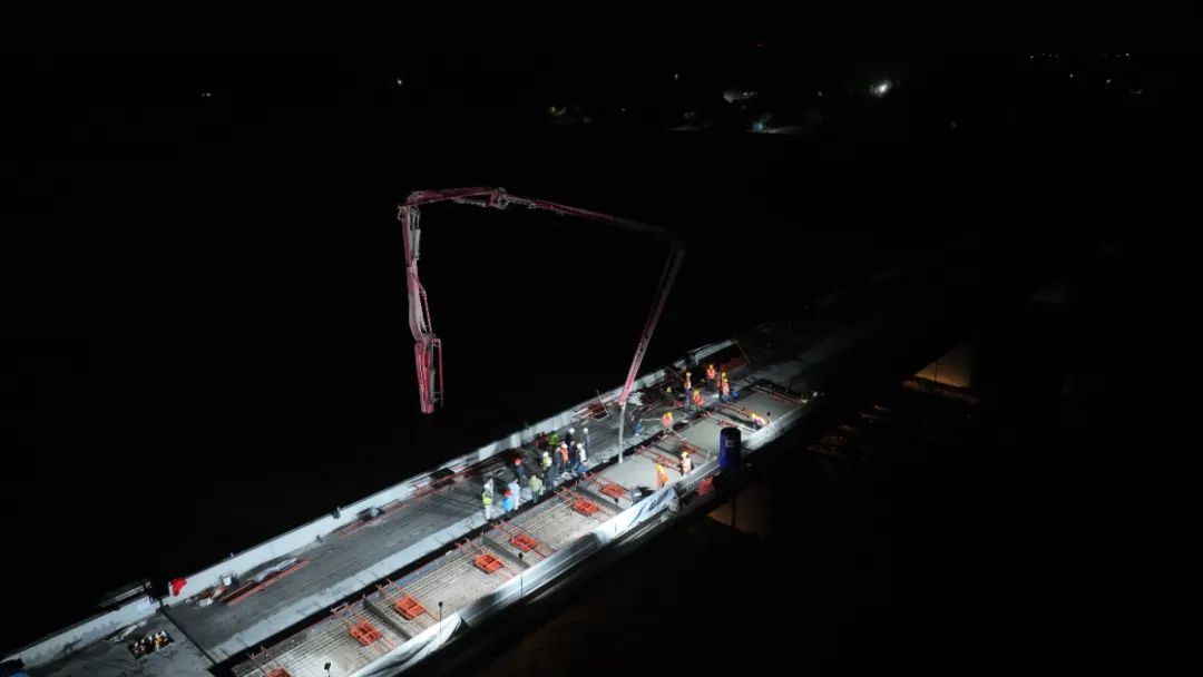 济滨高铁滨州段率先进入无砟轨道施工阶段(图1)