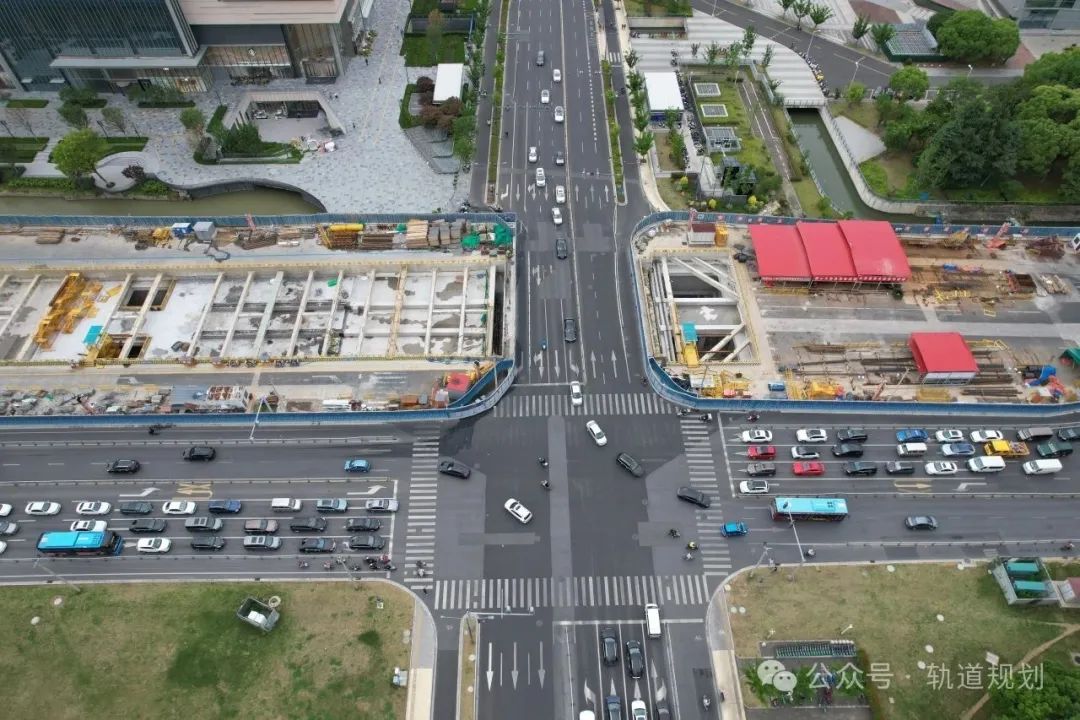 无锡地铁5号线​体育中心站正式封顶(图1)