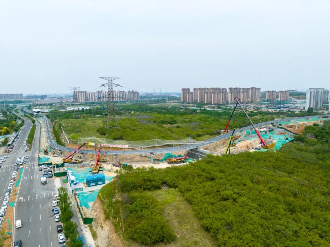3-25052FUU6353.jpg